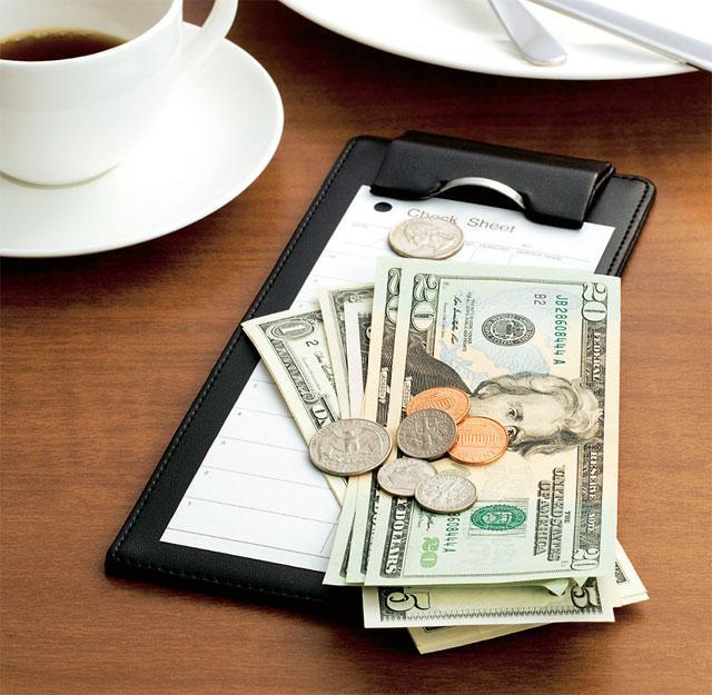 Blanket price: In an ideal world, of course, restaurants would be like shops, hospitals or airlines (nobody tips a stewardess, no matter how good the service has been) and would charge us all a fixed rate. ((Photo: iStock)) Blanket price: In an ideal world, of course, restaurants would be like shops, hospitals or airlines (nobody tips a stewardess, no matter how good the service has been) and would charge us all a fixed rate. ((Photo: iStock))