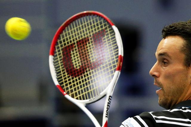 Roberto Bautista Agut of Spain in action against Milos Raonic of Canada during their semi final at the St. Petersburg Open in St.Petersburg, Russia, on September 26, 2015. (EPA Photo) Roberto Bautista Agut of Spain in action against Milos Raonic of Canada during their semi final at the St. Petersburg Open in St.Petersburg, Russia, on September 26, 2015. (EPA Photo)