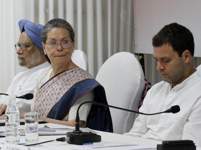 Congress vice president Rahul Gandhi with Congress chief Sonia Gandhi and former PM Manmohan Singh during CWC meeting. (Hindustan Times) Congress vice president Rahul Gandhi with Congress chief Sonia Gandhi and former PM Manmohan Singh during CWC meeting. (Hindustan Times)