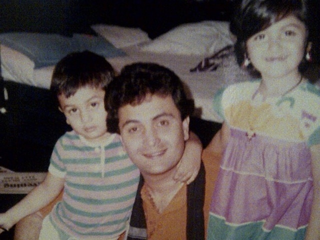 Father Rishi with Ranbir and Riddhima. Ranbir celebrated his birthday on Monday. (Instagram/@Neetu54)