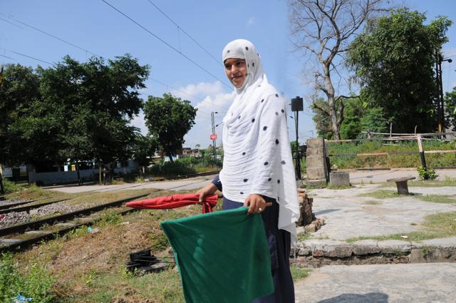 22-year-old Mirza Salmabeg at Malhaur railway crossing during her duty hours.(Ashok Dutta/HT Photo) 22-year-old Mirza Salmabeg at Malhaur railway crossing during her duty hours.(Ashok Dutta/HT Photo)