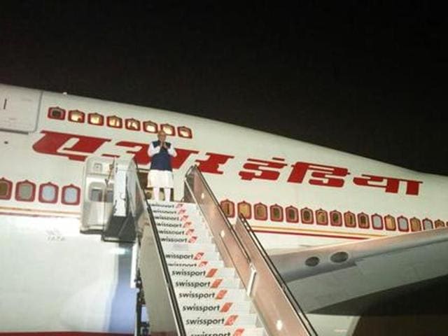 Prime Minister Narendra Modi departs for home, after concluding his five-day US visit. (Picture courtesy: Twitter) Prime Minister Narendra Modi departs for home, after concluding his five-day US visit. (Picture courtesy: Twitter)
