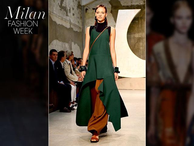 Marni: The show was full of very fluid pieces. Pants and tunics were loose and the overall collection was colourful with a number of accessories. Marni: The show was full of very fluid pieces. Pants and tunics were loose and the overall collection was colourful with a number of accessories.