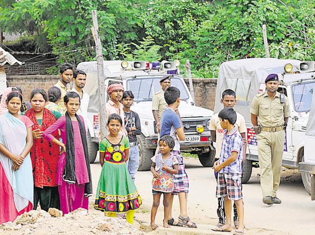 Shops remain closed in Doranda market after clashes broke out afresh in the area over night. (Parwaz Khan/HT Photo) Shops remain closed in Doranda market after clashes broke out afresh in the area over night. (Parwaz Khan/HT Photo)