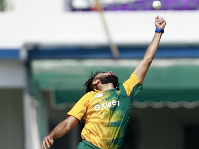 South Africa`s Imran Tahir misses a catch of India A batsman Mayank Aggarwal. (Sanjeev Verma/HT Photo) South Africa`s Imran Tahir misses a catch of India A batsman Mayank Aggarwal. (Sanjeev Verma/HT Photo)