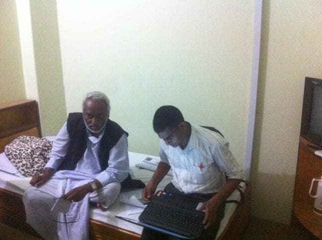 Madhesi leader Rajendra Mahato drafts a statement. He says this is an ‘aar ki paar ki ladai’, a decisive battle. (HT Photo)