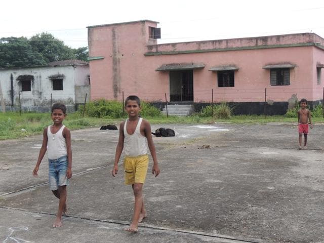 Children play at the helipad in Phulwaria.(Abhinav Rajput/HT Photo)