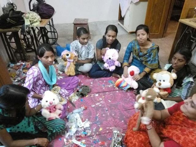 The first sale of the toys made with non-biodegradable waste materials will be held on October 2. (HT photo) The first sale of the toys made with non-biodegradable waste materials will be held on October 2. (HT photo)