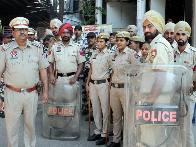 The Punjab bandh call given by various Sikh organisations against the decision of the Akal Takht for exoneration of Dera Sacha Sauda chief Gurmeet Ram Rahim. (JS Grewal/HT) The Punjab bandh call given by various Sikh organisations against the decision of the Akal Takht for exoneration of Dera Sacha Sauda chief Gurmeet Ram Rahim. (JS Grewal/HT)