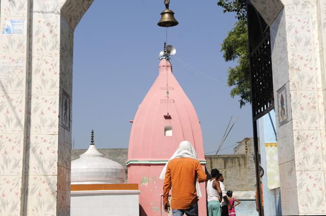 The temple at Bisada village from where the people of the village were informed through loud speakers to gather at Ikhlaq's residence. (Burhaan Kinu / HT Photo) The temple at Bisada village from where the people of the village were informed through loud speakers to gather at Ikhlaq's residence. (Burhaan Kinu / HT Photo)