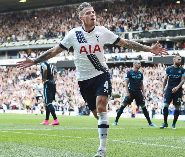 Toby Alderweireld celebrates after scoring for a 2-1 lead over Manchester City. (EPA Photo)