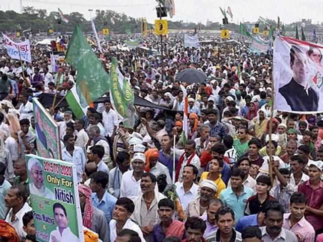 People at a Congress rally at Gandhi Maidan in Patna.(PTI Photo) People at a Congress rally at Gandhi Maidan in Patna.(PTI Photo)