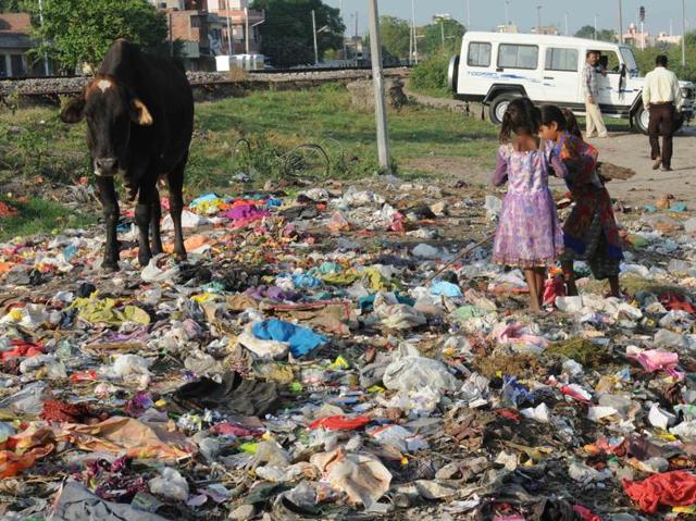 An open Garbage dump at the backside of the Patiala Railway Station is yet another example of how the Swachh Bharat Mission failed to leave a mark. (Bharat Bhushan/HT)