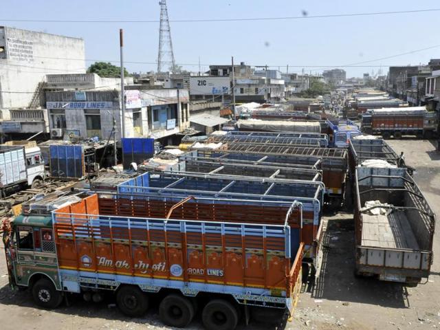 Trucks standing idle at Transport Nagar in Indore on Thursday. (Arun Mondhe/HT) Trucks standing idle at Transport Nagar in Indore on Thursday. (Arun Mondhe/HT)