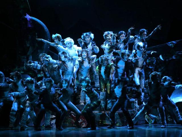 Cats The Musical is back onstage in Paris | Hindustan Times