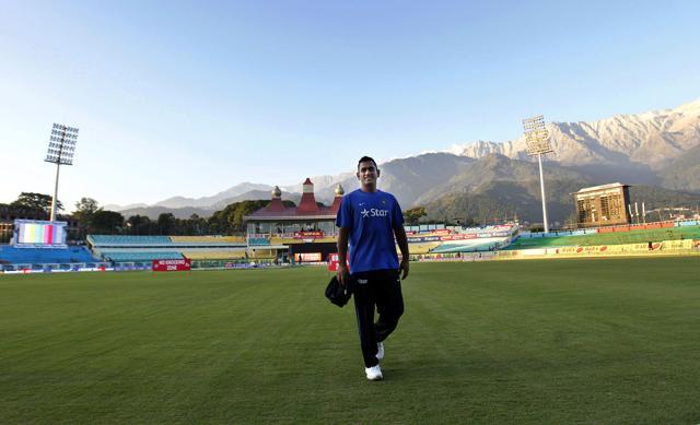 MS Dhoni during a net practice session in Dharamshala on October 1, 2015. (Ajay Aggarwal/HT Photo) MS Dhoni during a net practice session in Dharamshala on October 1, 2015. (Ajay Aggarwal/HT Photo)