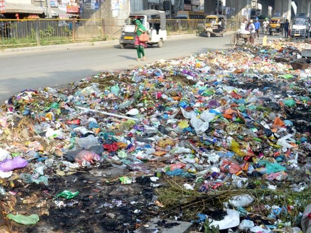 Amritsar’s lack of social hygiene is evident from its littered streets. (Sameer Sehgal / HT) Amritsar’s lack of social hygiene is evident from its littered streets. (Sameer Sehgal / HT)