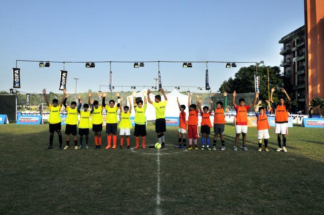 Players warm up on September 26 -- the first day of HT GIFA -- in Gurgaon. (Abhinav Saha/HT File Photo)