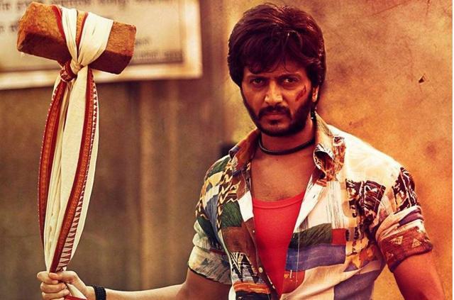 Riteish Deshmukh in a still from Lai Bhaari. (YOUTUBE)