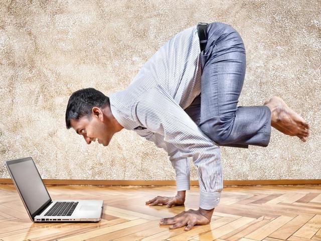 Here’s what you shouldn’t do. Instead, with a sit-stand desk, you could burn up to 87 more calories in a day than your sitting counterparts.(Shutterstock) Here’s what you shouldn’t do. Instead, with a sit-stand desk, you could burn up to 87 more calories in a day than your sitting counterparts.(Shutterstock)