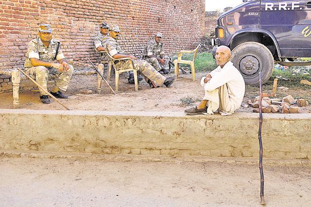 Police was deployed in Bisada village after the killing of Ikhlaq. (Burhaan Kinu / HT Photo)