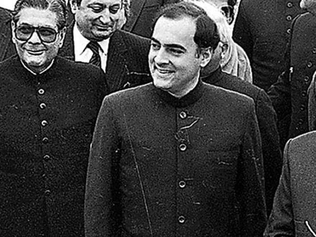 Former commander Lt Gen PN Hoon has said the Indian Army was involved in a plot to overthrow the Rajiv Gandhi government in 1987 . (HT File Photo) Former commander Lt Gen PN Hoon has said the Indian Army was involved in a plot to overthrow the Rajiv Gandhi government in 1987 . (HT File Photo)