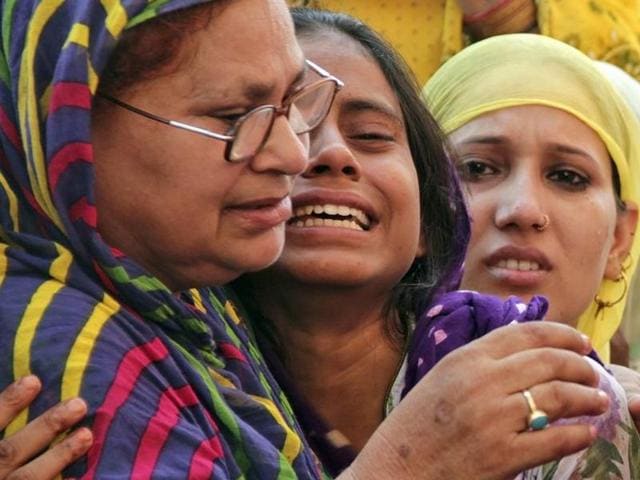 Relatives of Mohammad Akhlaq mourn after he was killed by a mob on Monday night, at his residence in Dadri town, in Uttar Pradesh, September 29, 2015. (REUTERS) Relatives of Mohammad Akhlaq mourn after he was killed by a mob on Monday night, at his residence in Dadri town, in Uttar Pradesh, September 29, 2015. (REUTERS)
