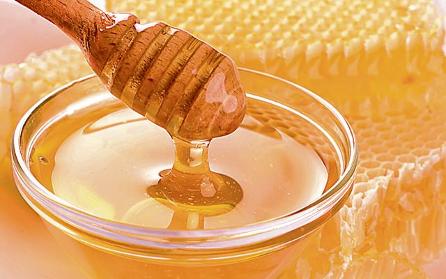 Honey helps moisturise your lips (Images Baazar) Honey helps moisturise your lips (Images Baazar)
