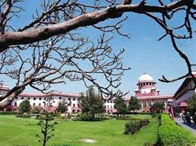 The SC took exception to the argument that defaulters of power bills should not be barred from contesting panchayat as MPs and MLAs who owed huge sums to service providers weren’t restrained. (HT Photo) The SC took exception to the argument that defaulters of power bills should not be barred from contesting panchayat as MPs and MLAs who owed huge sums to service providers weren’t restrained. (HT Photo)