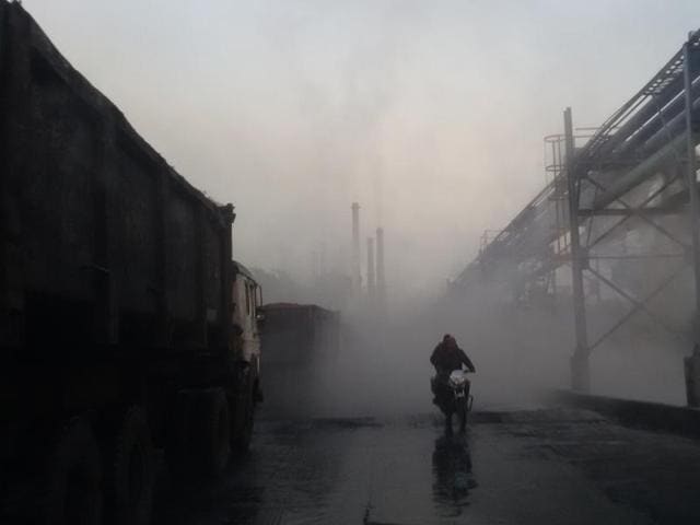 Fly ash pollution clouds visibility in Singrauli — the energy capital of India. (Mujeeb Faruqui/ HiT file photo) Fly ash pollution clouds visibility in Singrauli — the energy capital of India. (Mujeeb Faruqui/ HiT file photo)
