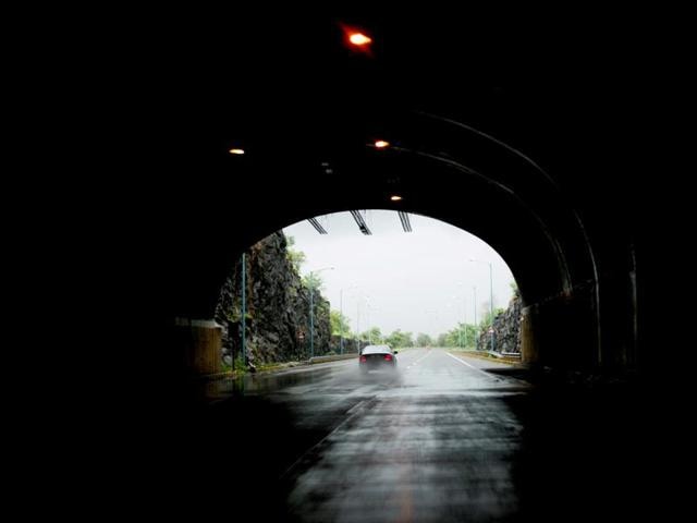 Death trap: Mumbai-Pune Expressway (File photo) Death trap: Mumbai-Pune Expressway (File photo)