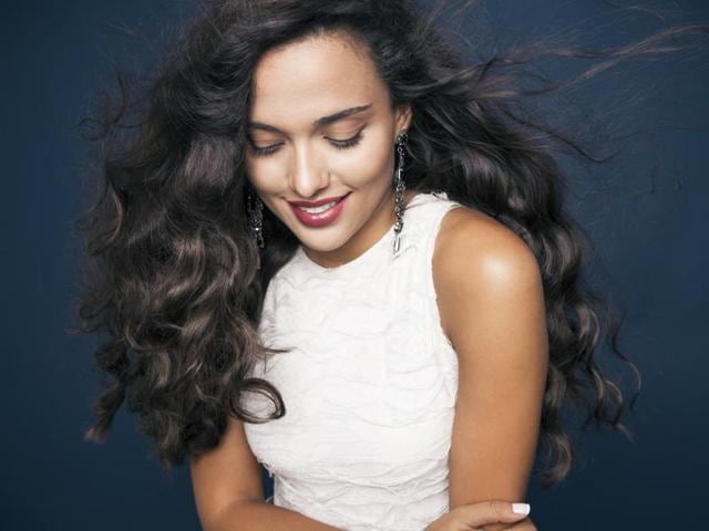 Make your hair shiny, bouncy and smooth by following these easy tips.(Shutterstock) Make your hair shiny, bouncy and smooth by following these easy tips.(Shutterstock)