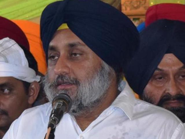 One of Sukhbir’s promises: SAS Nagar to be made IT hub and one-lakh jobs would be created in the next five years (HT Photo) One of Sukhbir’s promises: SAS Nagar to be made IT hub and one-lakh jobs would be created in the next five years (HT Photo)