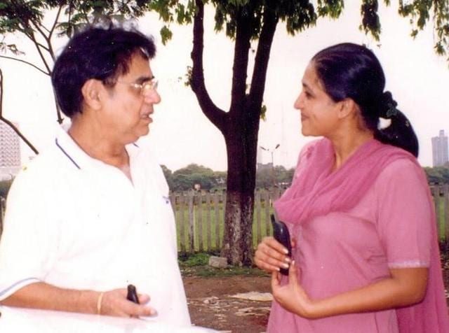 Singer Jagjit Singh with his admirer Rinnkie (HT Photo) Singer Jagjit Singh with his admirer Rinnkie (HT Photo)
