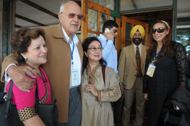 Farooq Abdullh (centre) with other participants of the festival in Kasauli on Saturday. (Keshav Singh/HT)