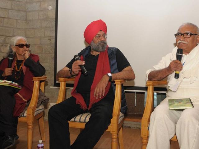 (From left) Kamla Kapur , Bobby Bedi and Sidharth at the Khuswant Singh Lit Fest in Kasauli. (Keshav Singh/HT Photo) (From left) Kamla Kapur , Bobby Bedi and Sidharth at the Khuswant Singh Lit Fest in Kasauli. (Keshav Singh/HT Photo)