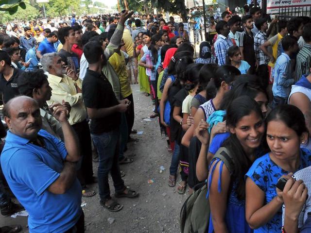 Women formed long queues to get ticket for ODI match against S Africa, in Indore on Sunday. (Shankar Mourya/HT photo) Women formed long queues to get ticket for ODI match against S Africa, in Indore on Sunday. (Shankar Mourya/HT photo)