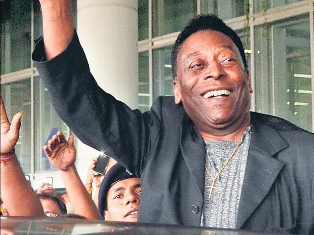 Football legend Pele arrives at the Netaji Subhas Chandra Bose International Airport for a three-day visit to Kolkata on Sunday. (Prateek Choudhury/HT photo) Football legend Pele arrives at the Netaji Subhas Chandra Bose International Airport for a three-day visit to Kolkata on Sunday. (Prateek Choudhury/HT photo)