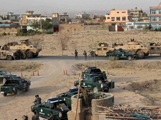 File photo of Afghan security forces taking their positions during a gun battle in Kunduz city, northern Afghanistan September 29, 2015.  Taliban militants had briefly occupied the city then before government forces wrested back most areas of the city. (REUTERS)