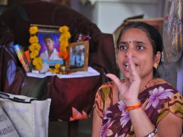 A heartbroken Kavita Tank talks about his son Prince. (Shankar Mourya/HT photo) A heartbroken Kavita Tank talks about his son Prince. (Shankar Mourya/HT photo)