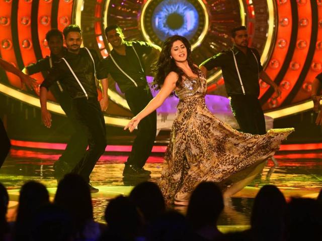 Rimii Sen grooved to her hit numbers at Bigg Boss 9 premiere. (COLORS TV) Rimii Sen grooved to her hit numbers at Bigg Boss 9 premiere. (COLORS TV)