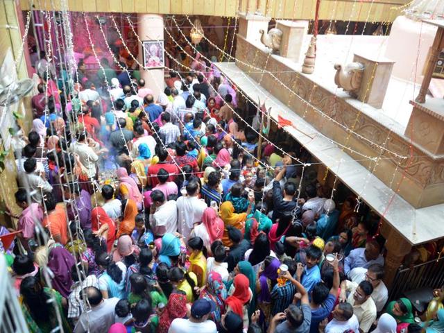 Security has been beefed up to manage the crowd in all the prominent shrines. (Sameer Sehgal/Ht)