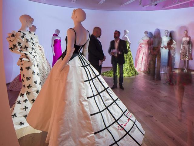 A black-and-white gown with a criss-cross design on the back designed by Oscar de la Renta for Sarah Jessica Parker is on display at the Savannah College of Art and Design. (AP)
