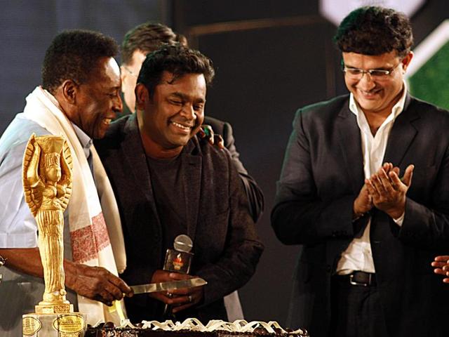 Pele meeting AR Rahman during his visit to the City of Joy. (Ashok Nath Dey/ HT Photo)