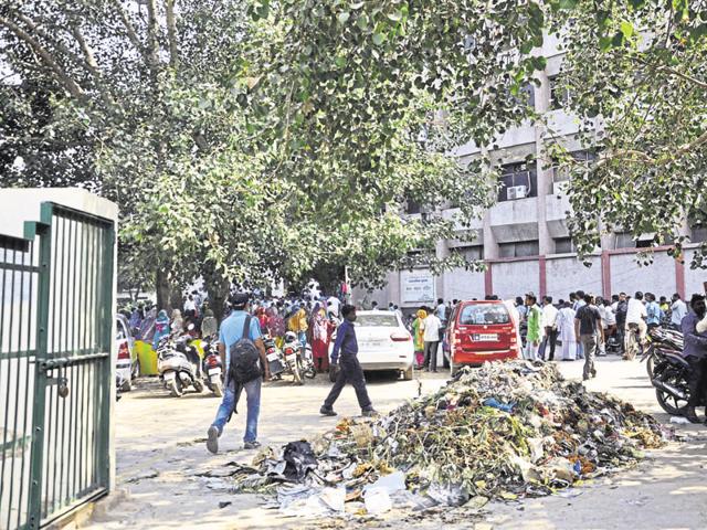 The workers had been sitting on dharna at the municipal corporation headquarters since October 5. (Sakib Ali/HT photo)
