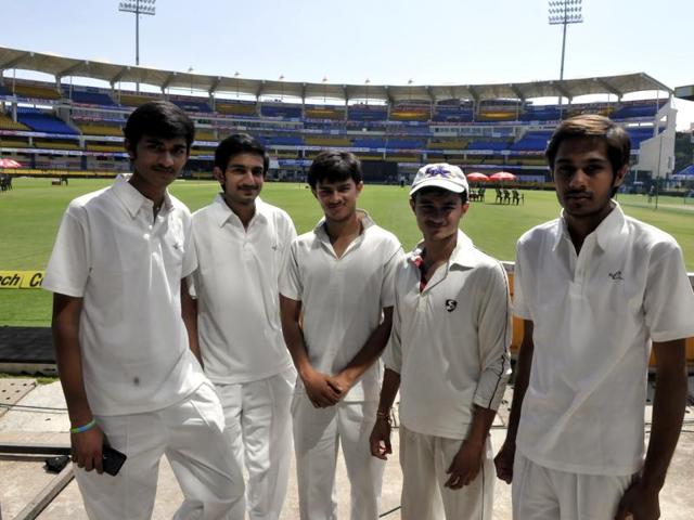 The U-19 players, who bowled to Team India players during the practice session, at Holkar Stadium on Tuesday.(Arun Mondhe/HT photo) The U-19 players, who bowled to Team India players during the practice session, at Holkar Stadium on Tuesday.(Arun Mondhe/HT photo)