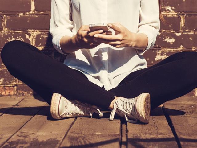 Little do the youngsters know that addiction to smartphone games can cause repetitive strain injury to hand joints. (Shutterstock) Little do the youngsters know that addiction to smartphone games can cause repetitive strain injury to hand joints. (Shutterstock)