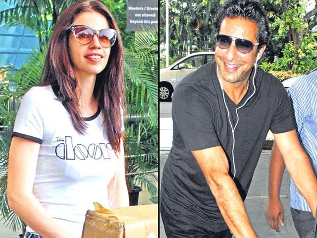 Kalki Koechlin and Wasim Akram spotted at Mumbai Airport. (Shakti Yadav/Yogen shah)
