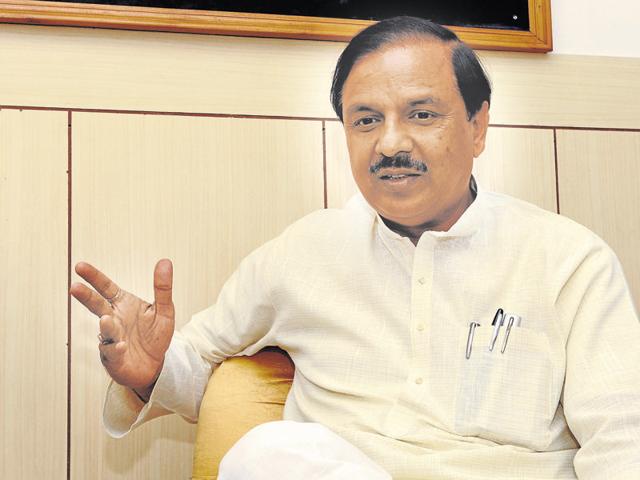 Minister of state (independent charge) for culture, tourism and civil aviation Mahesh Sharma says all agencies will have to work together for the development of Noida and Greater Noida.(Burhaan Kinu/HT Photo)