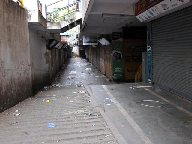 Dawa Bazaar, Indore’s biggest wholesale and retail market, remained closed on Wednesday. (Shankar Mourya/HT photo) Dawa Bazaar, Indore’s biggest wholesale and retail market, remained closed on Wednesday. (Shankar Mourya/HT photo)